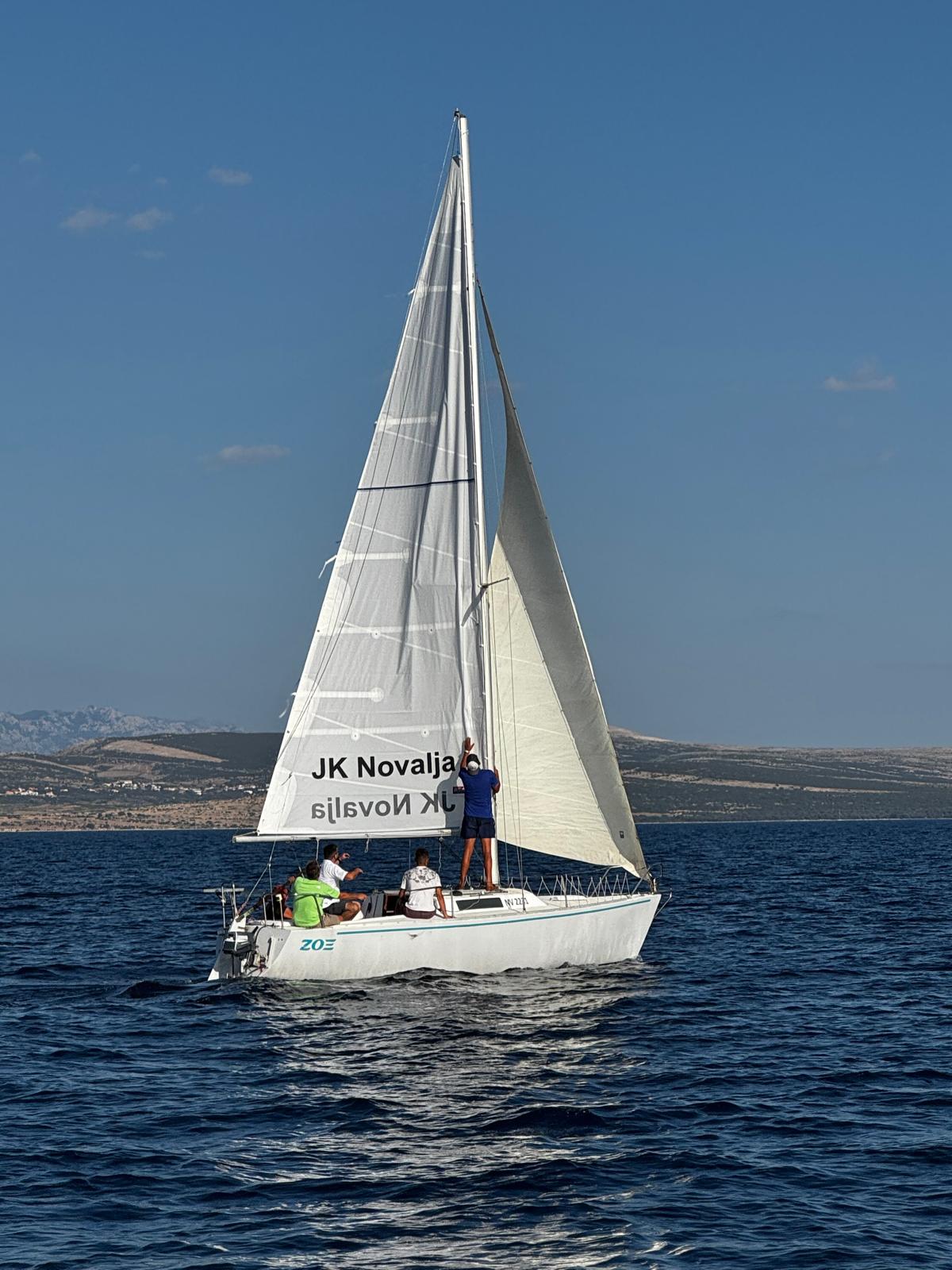 Zaplovi s nama – poziv na vikend trening jedrenja u Novalji!